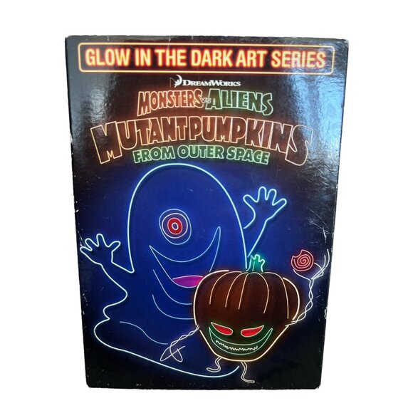 Dreamworks Monsters Vs Aliens Mutant Pumpkins from Outer‎ Space Glow In The Dark - Picture 1 of 5